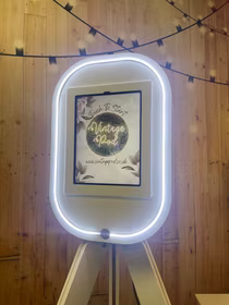 photo pod booth for hire lights